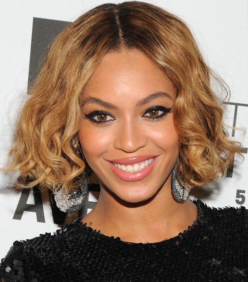 Beyonce Knowles short wavy bob hairstyle