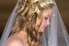 Wedding hairstyle with long flowing curls