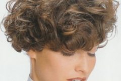 short-curly-hairstyle-10